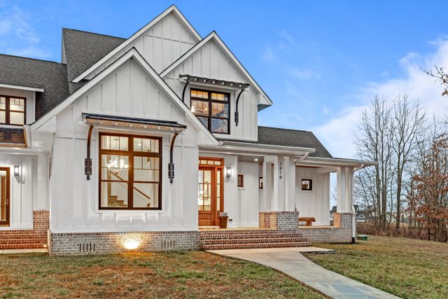 2070 River Bluffs Drive, Jasper, TN 37347