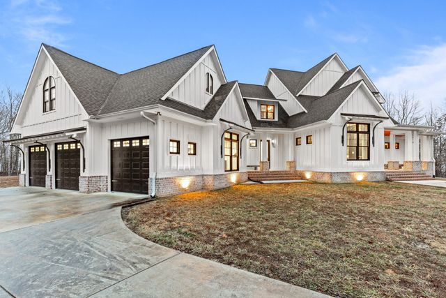 2070 River Bluffs Drive, Jasper, TN 37347