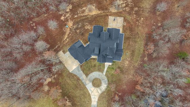 2070 River Bluffs Drive, Jasper, TN 37347