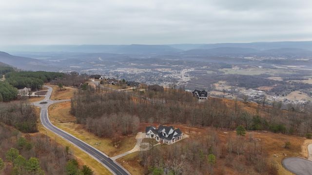 2070 River Bluffs Drive, Jasper, TN 37347
