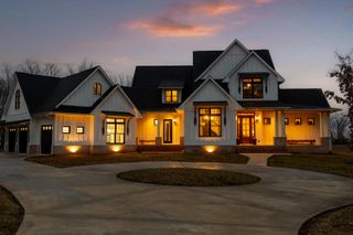 2070 River Bluffs Drive, Jasper, TN 37347