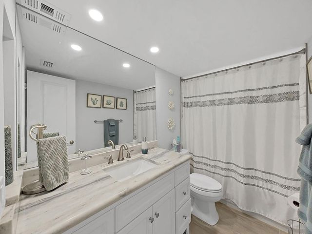 2620 COVE CAY DRIVE 403, Clearwater, FL 33760