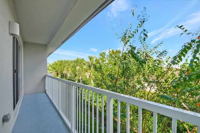 220 Pioneer Way, Royal Palm Beach, FL 33411