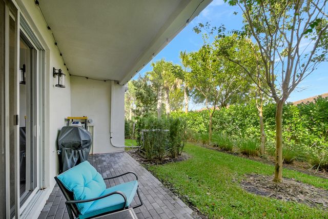 220 Pioneer Way, Royal Palm Beach, FL 33411