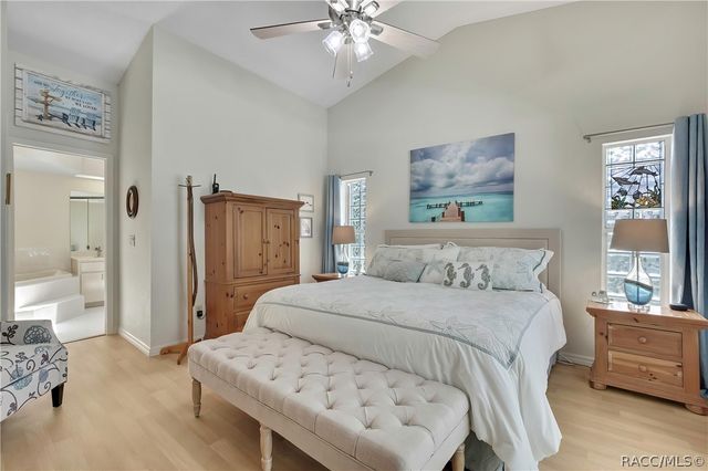 83 Oak Village Boulevard, Homosassa, FL 34446