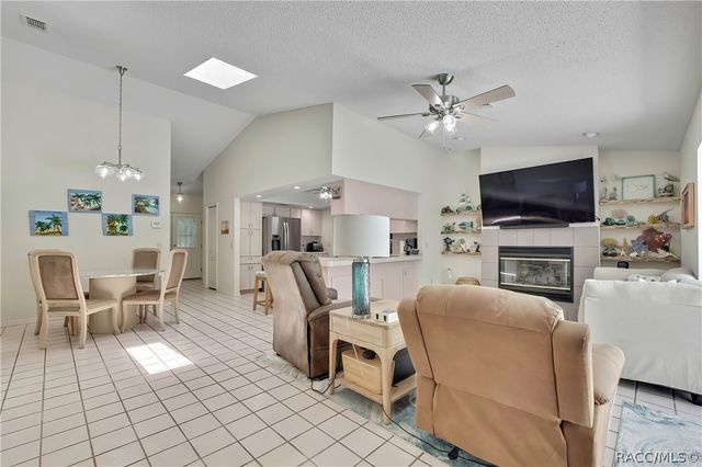 83 Oak Village Boulevard, Homosassa, FL 34446