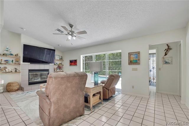 83 Oak Village Boulevard, Homosassa, FL 34446