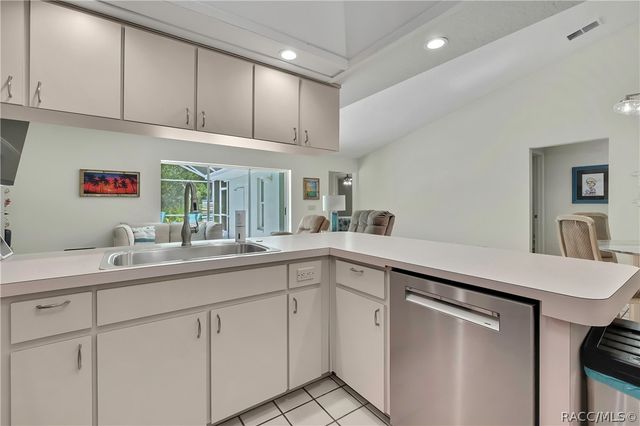 83 Oak Village Boulevard, Homosassa, FL 34446