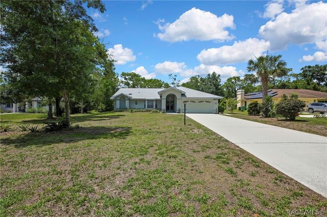 83 Oak Village Boulevard, Homosassa, FL 34446