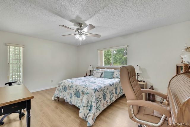 83 Oak Village Boulevard, Homosassa, FL 34446