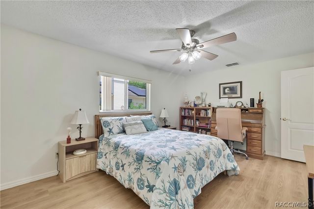 83 Oak Village Boulevard, Homosassa, FL 34446