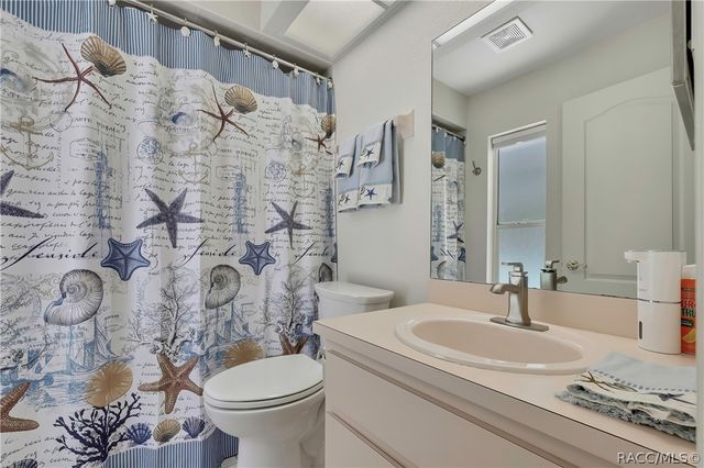 83 Oak Village Boulevard, Homosassa, FL 34446