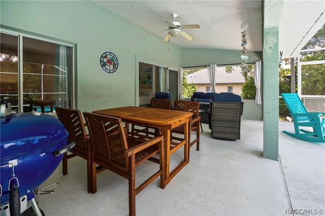 83 Oak Village Boulevard, Homosassa, FL 34446