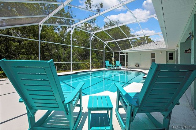83 Oak Village Boulevard, Homosassa, FL 34446