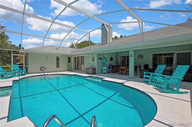 83 Oak Village Boulevard, Homosassa, FL 34446