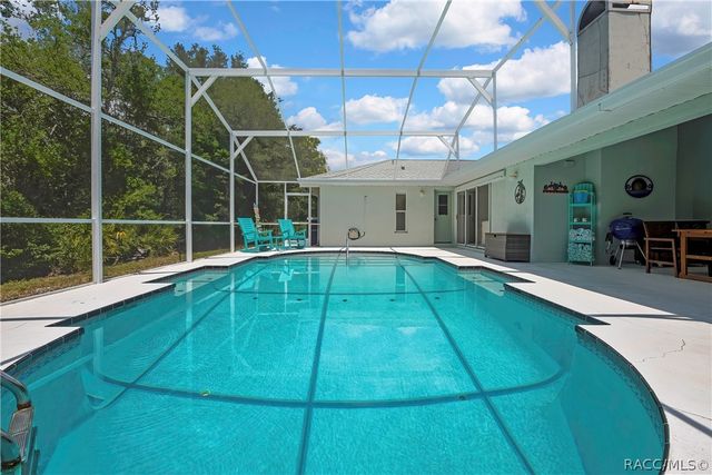 83 Oak Village Boulevard, Homosassa, FL 34446