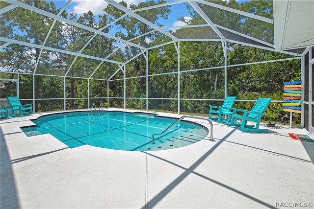 83 Oak Village Boulevard, Homosassa, FL 34446