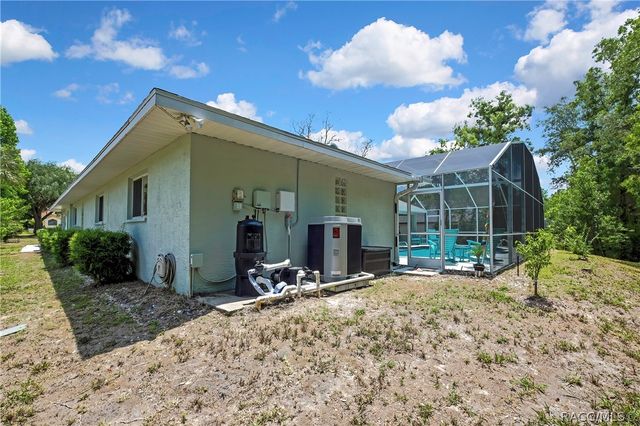 83 Oak Village Boulevard, Homosassa, FL 34446