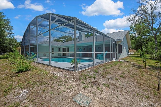 83 Oak Village Boulevard, Homosassa, FL 34446