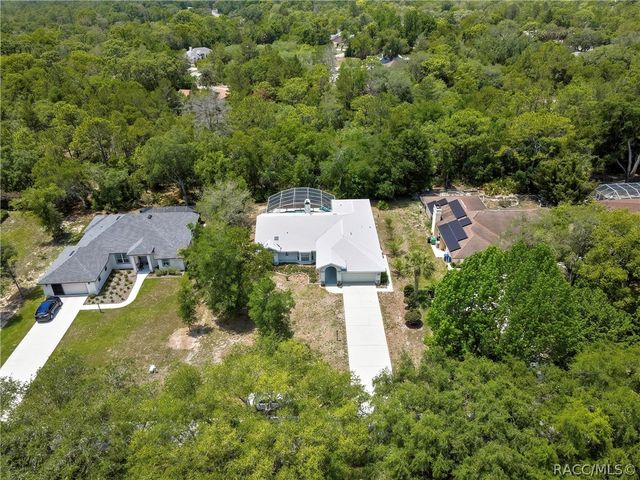 83 Oak Village Boulevard, Homosassa, FL 34446