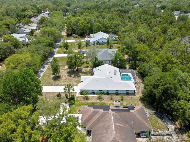 83 Oak Village Boulevard, Homosassa, FL 34446