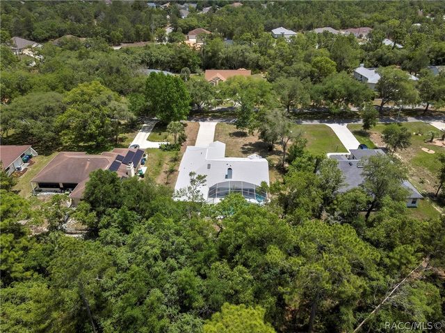 83 Oak Village Boulevard, Homosassa, FL 34446