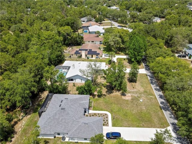83 Oak Village Boulevard, Homosassa, FL 34446