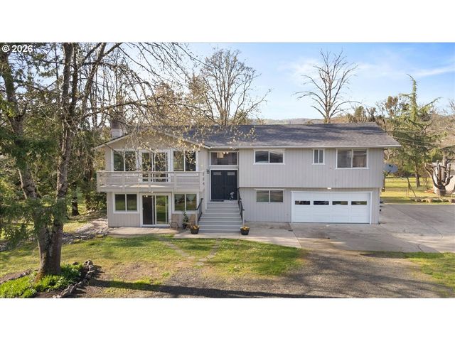 3905 CARNES Rd, Roseburg, OR 97471