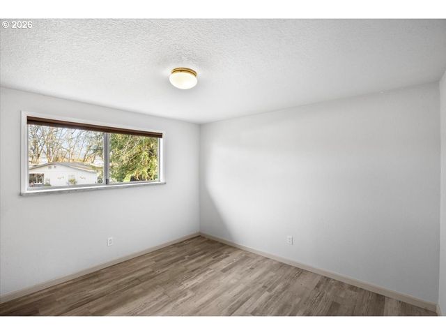 3905 CARNES Rd, Roseburg, OR 97471