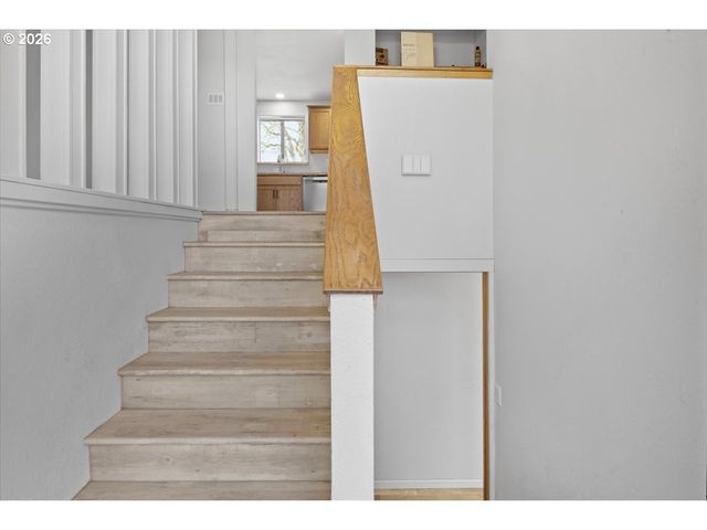 3905 CARNES Rd, Roseburg, OR 97471