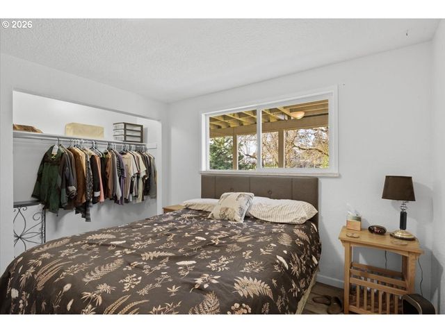 3905 CARNES Rd, Roseburg, OR 97471