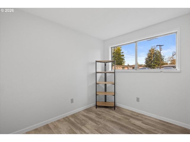 3905 CARNES Rd, Roseburg, OR 97471