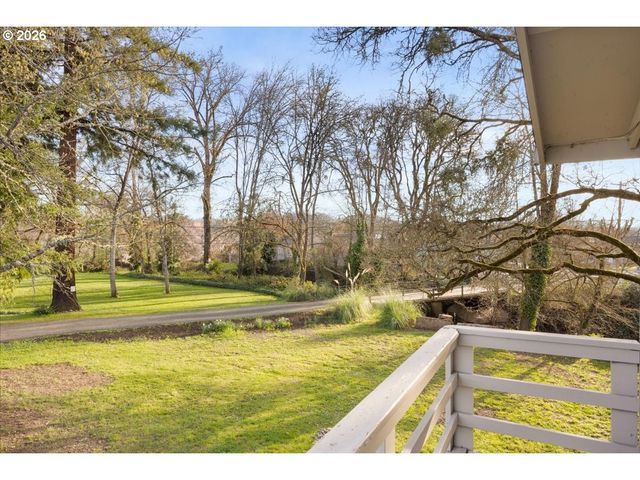 3905 CARNES Rd, Roseburg, OR 97471