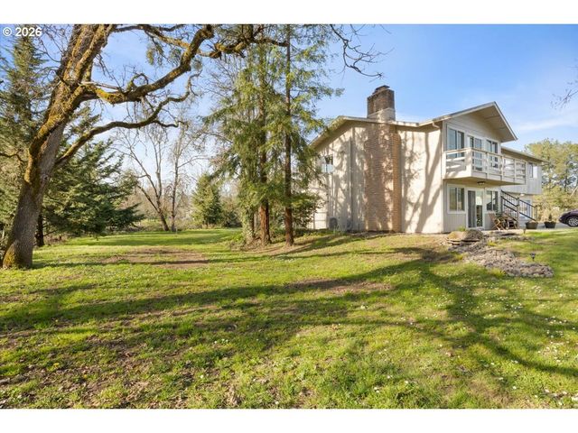 3905 CARNES Rd, Roseburg, OR 97471