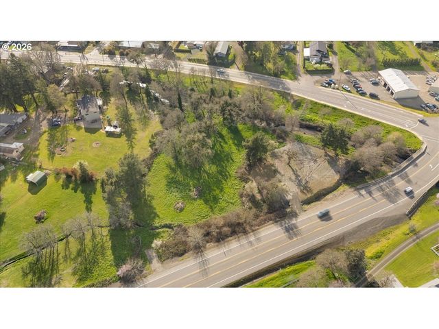 3905 CARNES Rd, Roseburg, OR 97471