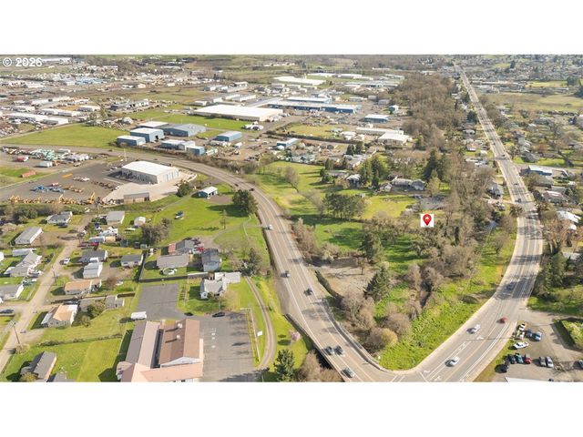 3905 CARNES Rd, Roseburg, OR 97471