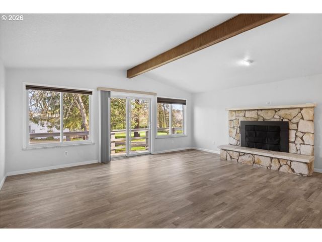 3905 CARNES Rd, Roseburg, OR 97471