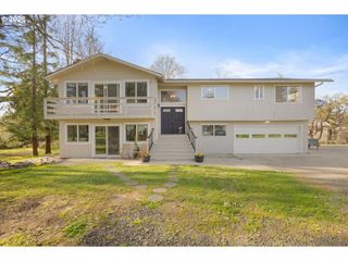 3905 CARNES Rd, Roseburg, OR 97471