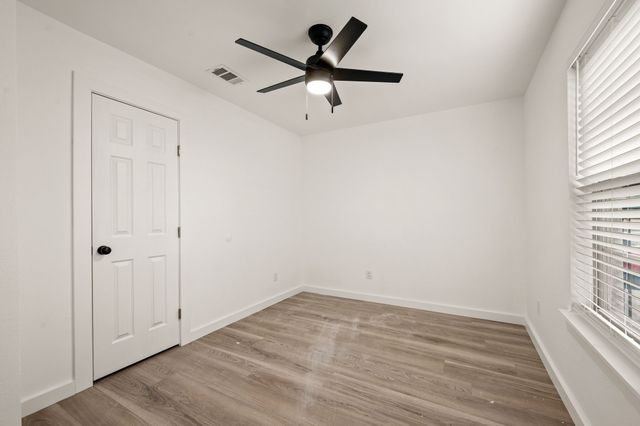 802 Rock Creek Drive, Euless, TX 76039