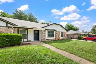 802 Rock Creek Drive, Euless, TX 76039