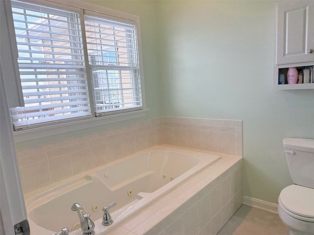 6245 HAYFIELD Circle, Erie, PA 16509