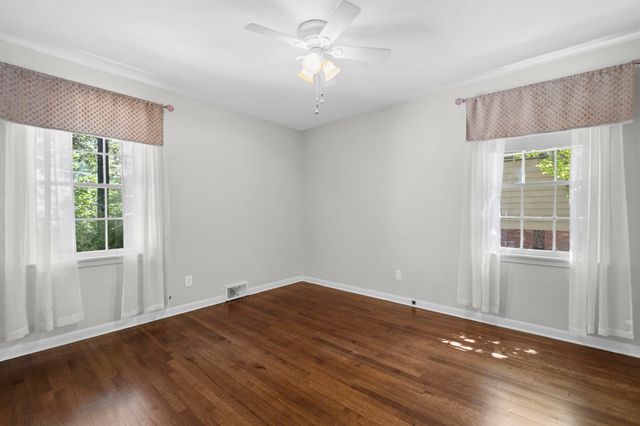 5442 N ROLLING OAKS DR, Memphis, TN 38119
