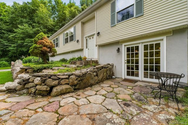 45 Wiccopee Road, Putnam Valley, NY 10579