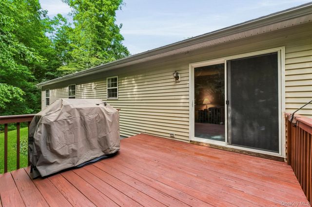 45 Wiccopee Road, Putnam Valley, NY 10579
