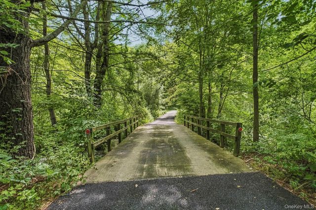 45 Wiccopee Road, Putnam Valley, NY 10579