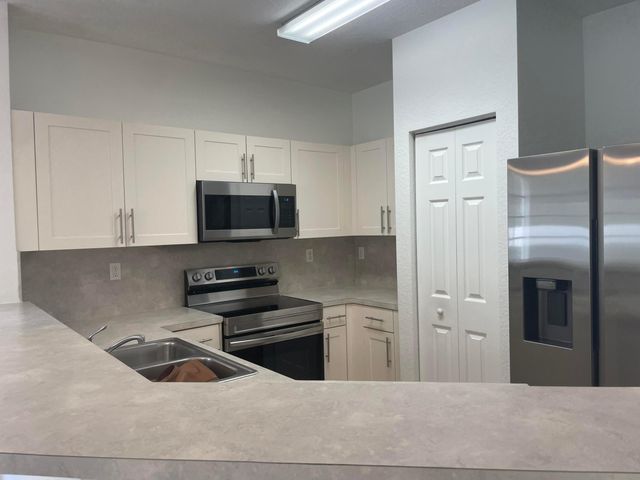 5024 SE Mariner Garden Circle, Stuart, FL 34997