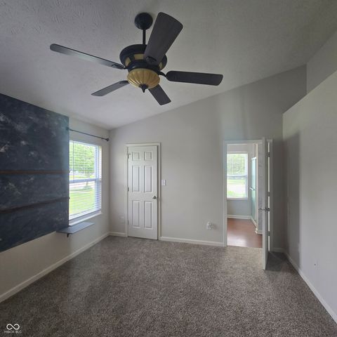 5870 Mill Oak Drive, Noblesville, IN 46062