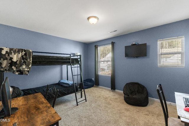 507 E Waycliff Road, Henderson, NC 27537