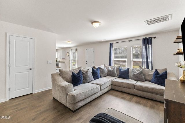 507 E Waycliff Road, Henderson, NC 27537