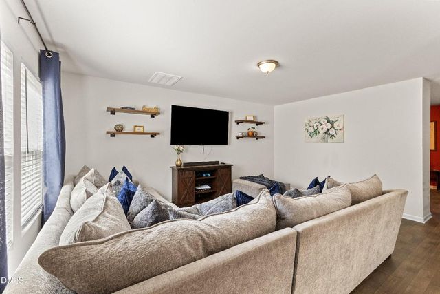 507 E Waycliff Road, Henderson, NC 27537